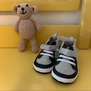 NWT Carter’s 3-6 Month high top athletic style shoes